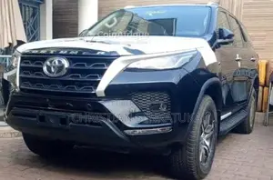 Photo - Toyota Fortuner 2024