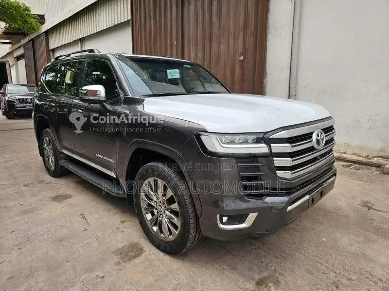 Toyota Land Cruiser VX-R 2023