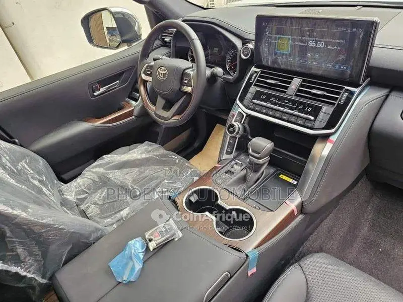 Toyota Land Cruiser VX-R 2023