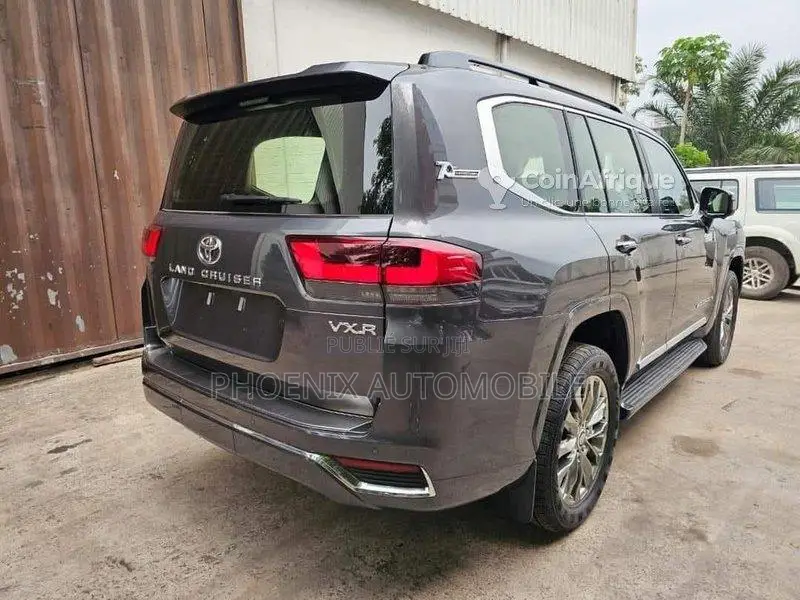 Toyota Land Cruiser VX-R 2023