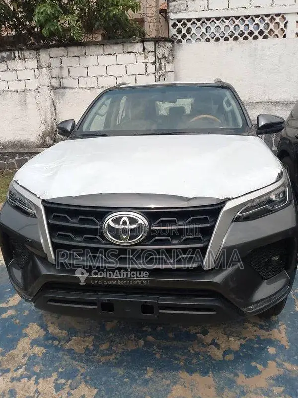 Toyota Fortuner 2024