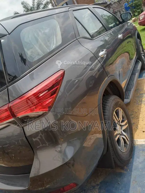 Toyota Fortuner 2024