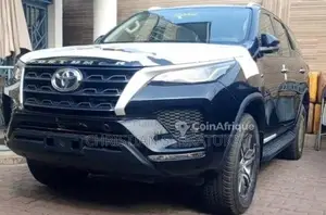 Photo - Toyota Fortuner 2024