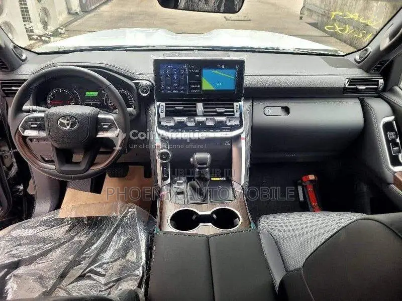 Toyota Land Cruiser VX-R 2023