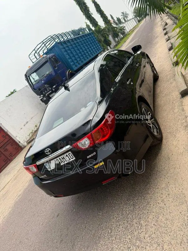 Toyota Mark X 2013