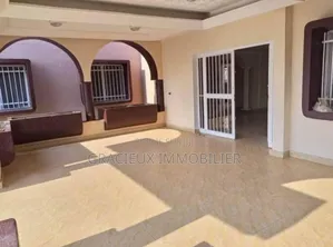 4chbre Villa dans Villa À Vendre, Mont-Ngafula à Vendre