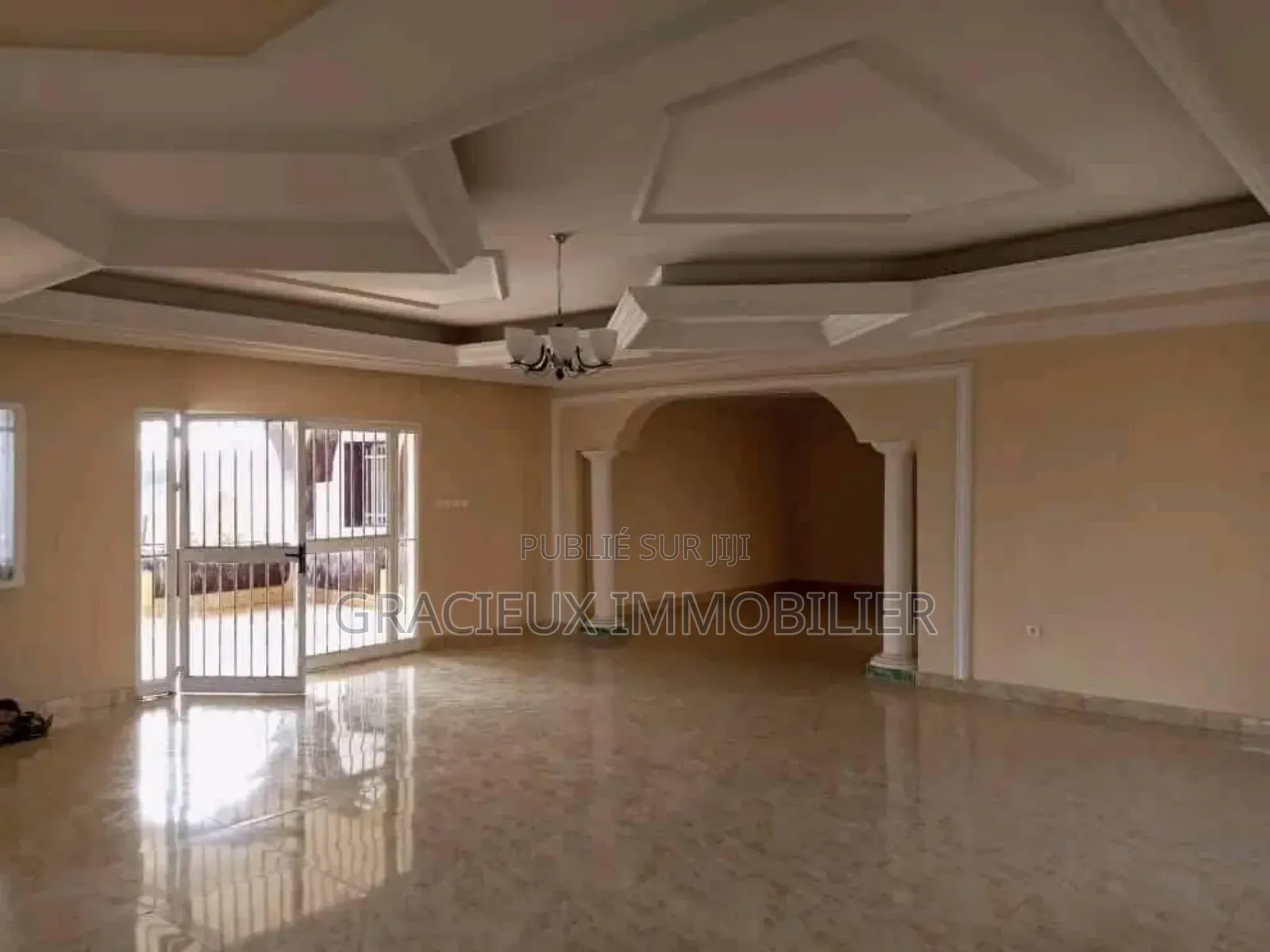 4chbre Villa dans Villa À Vendre, Mont-Ngafula à Vendre