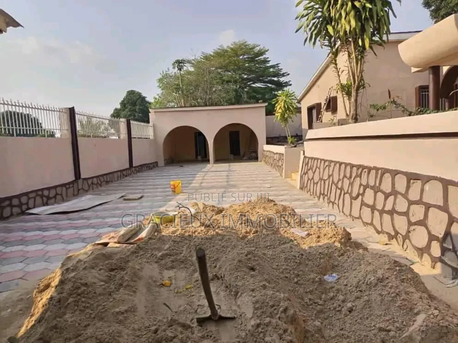 4chbre Villa dans Villa À Vendre, Mont-Ngafula à Vendre
