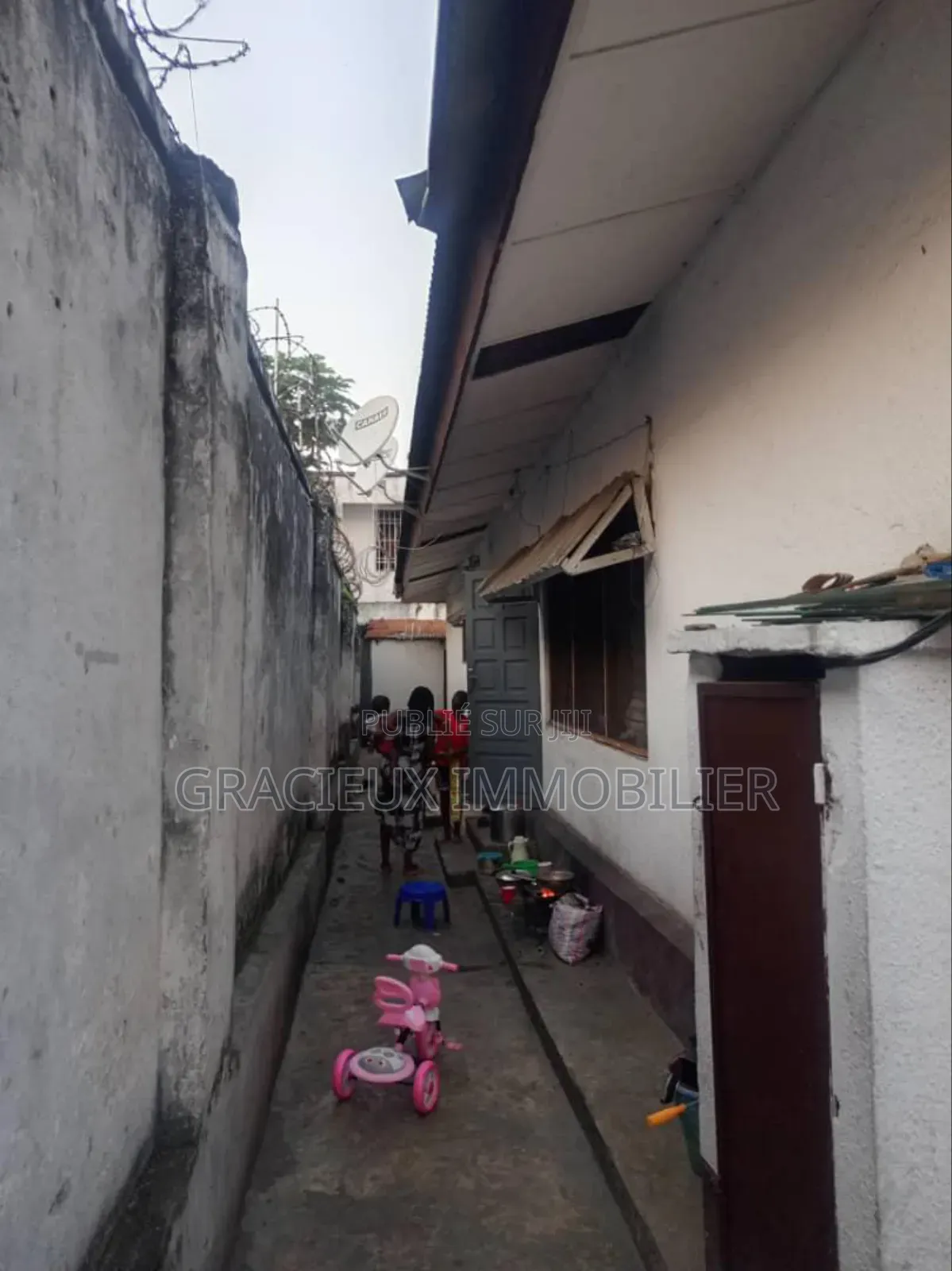 3chbre Maison dans Parcelle Avec Maison, Lemba à Vendre