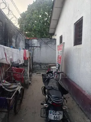 3chbre Maison dans Parcelle Avec Maison, Lemba à Vendre