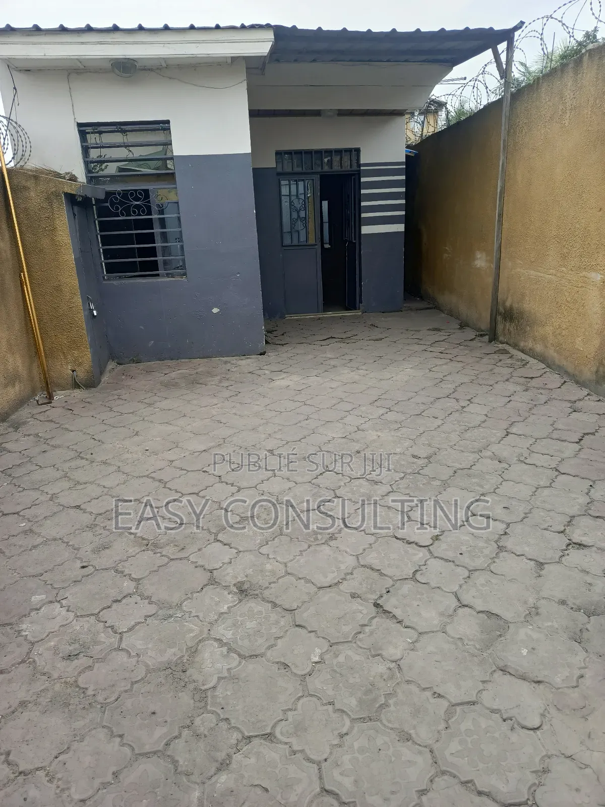 3chbre Maison dans Vente Parcelle Dotée, Ngiri-Ngiri à Vendre