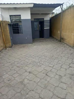 3chbre Maison dans Vente Parcelle Dotée, Ngiri-Ngiri à Vendre