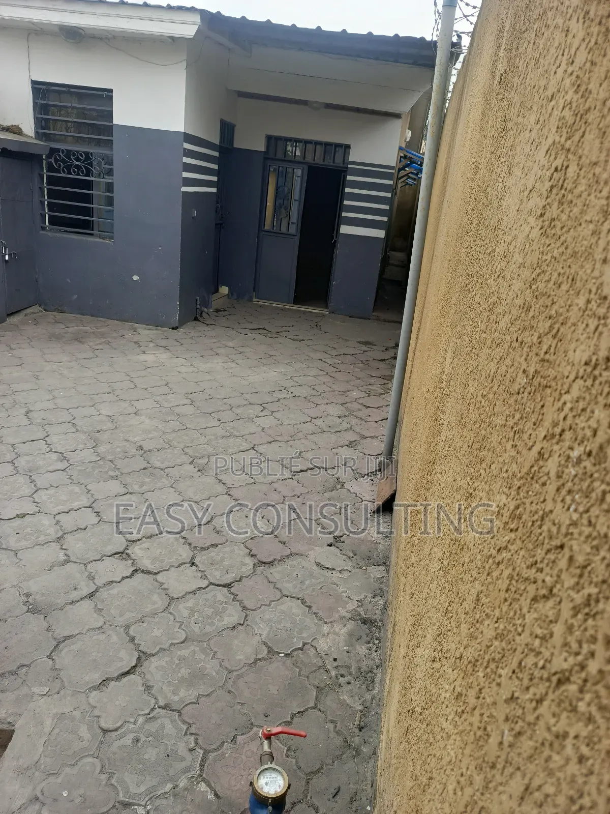3chbre Maison dans Vente Parcelle Dotée, Ngiri-Ngiri à Vendre