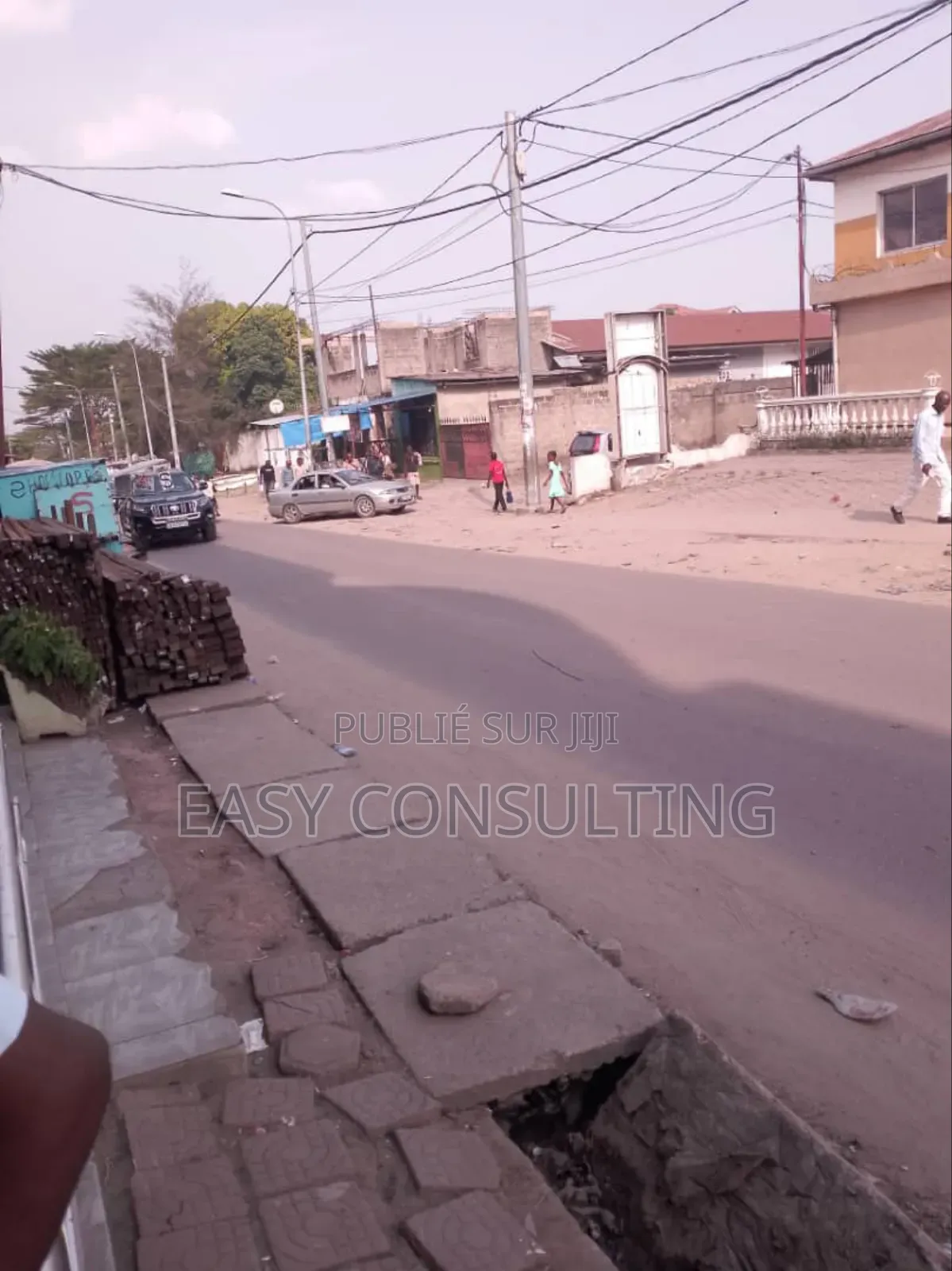 Terrain À Vendre Situé À Ngaliema Binza Okapi Sur Macadam
