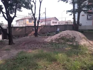 Terrain À Vendre Situé À Ngaliema Binza Okapi Sur Macadam