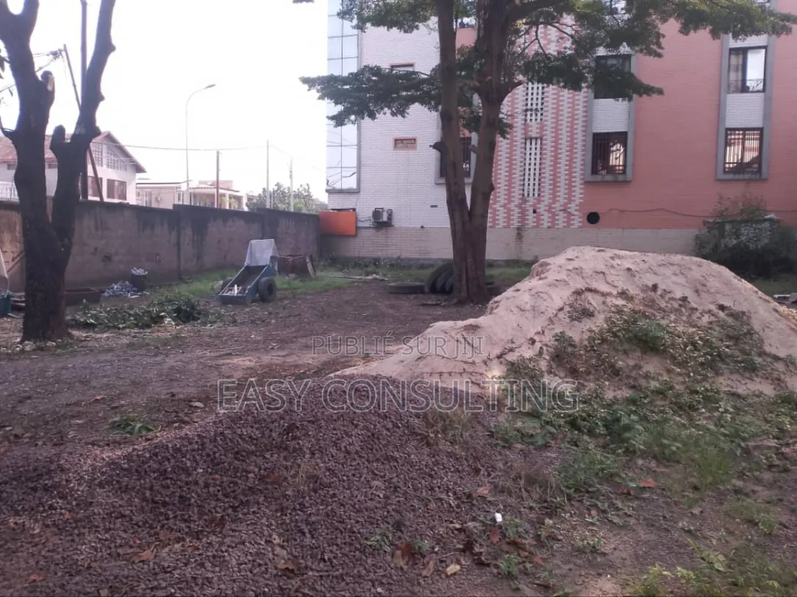 Terrain À Vendre Situé À Ngaliema Binza Okapi Sur Macadam