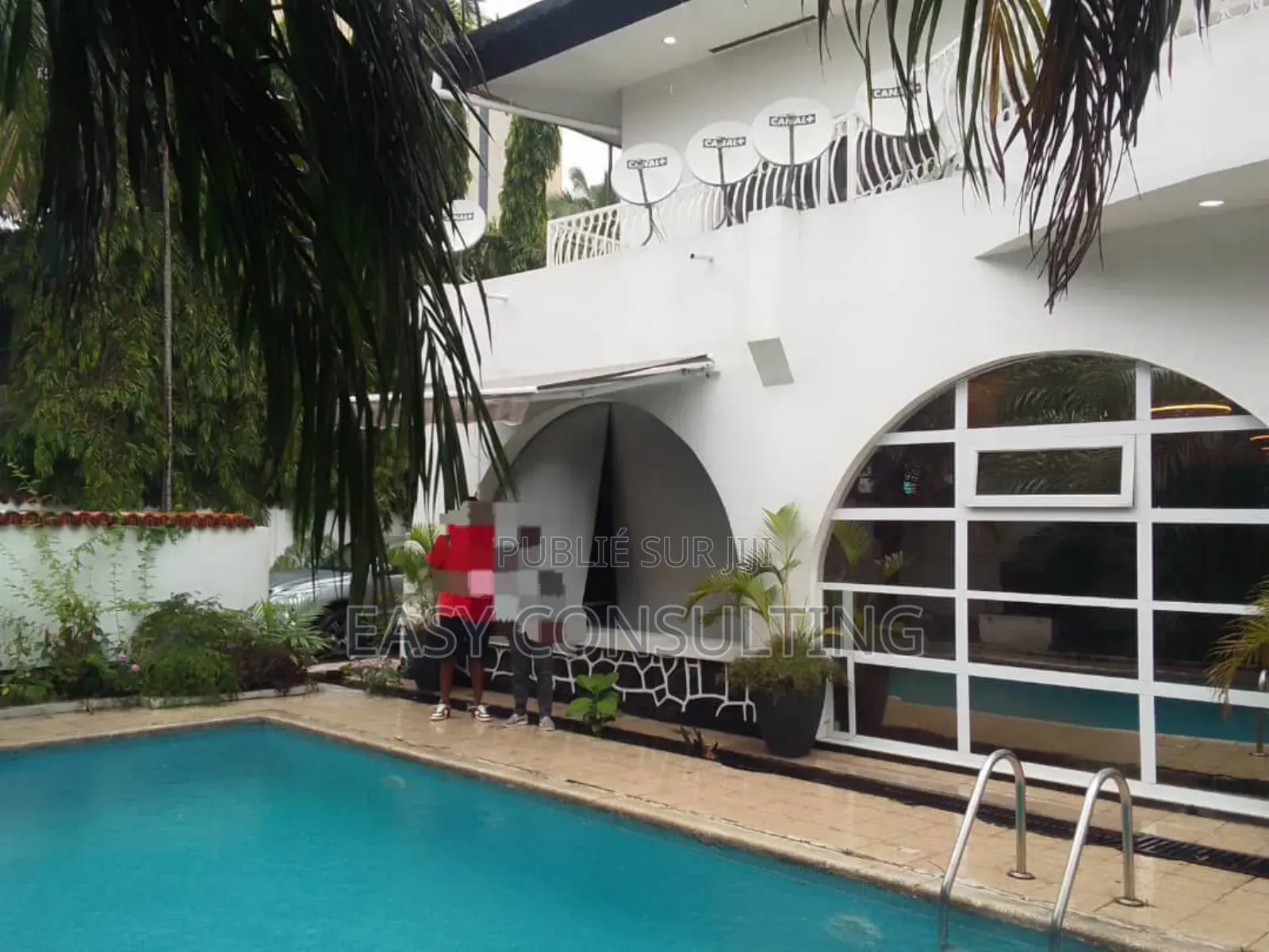 8chbre Villa dans Villa, Gombe à Vendre