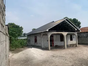 Photo - 3chbre Maison dans Parcelle Dotée D'Une, Nsele à Vendre