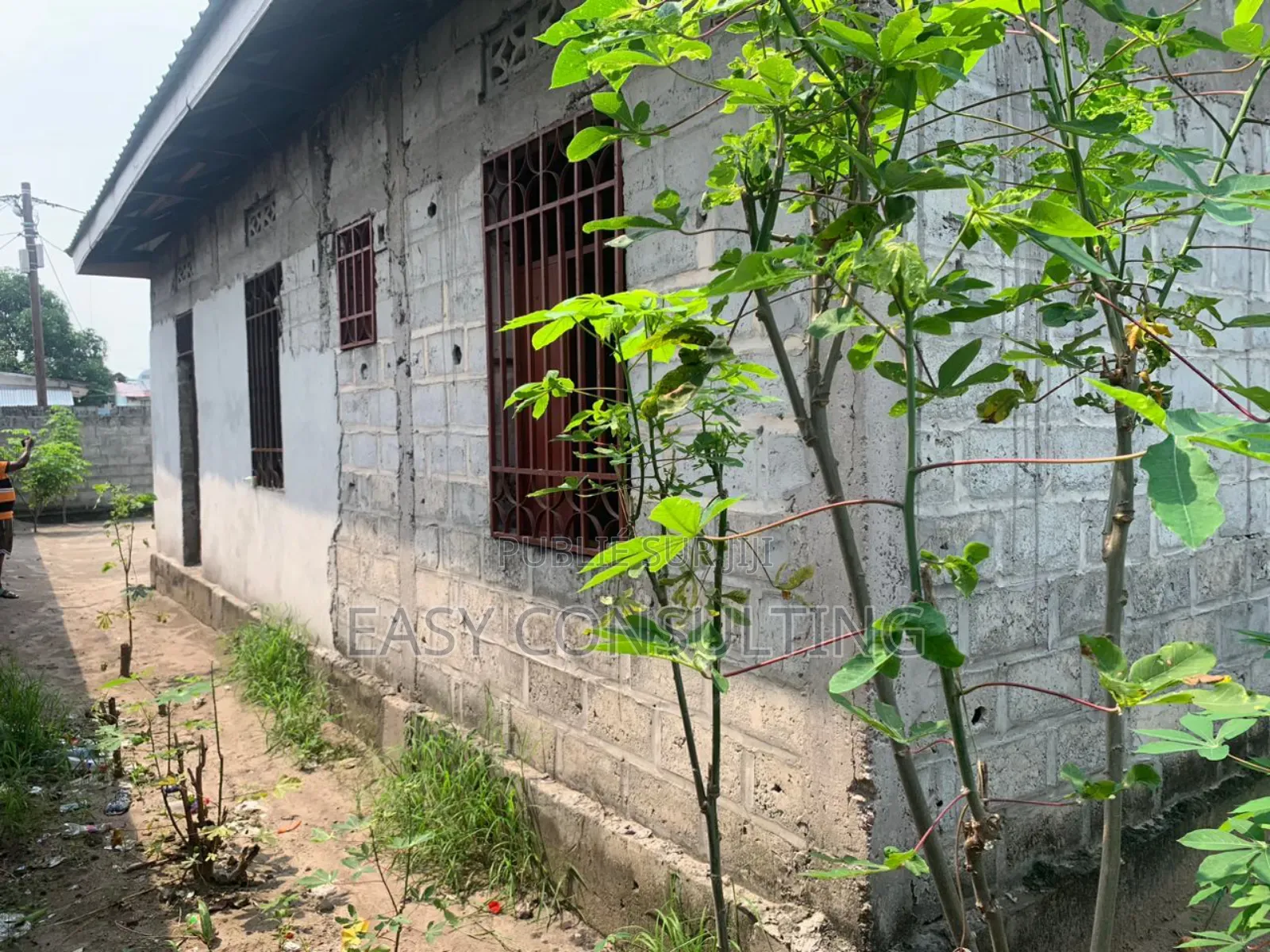 3chbre Maison dans Parcelle Dotée D'Une, Nsele à Vendre