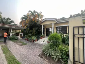 Photo - 3chbre Maison dans Parcelle, Ngaliema à Vendre