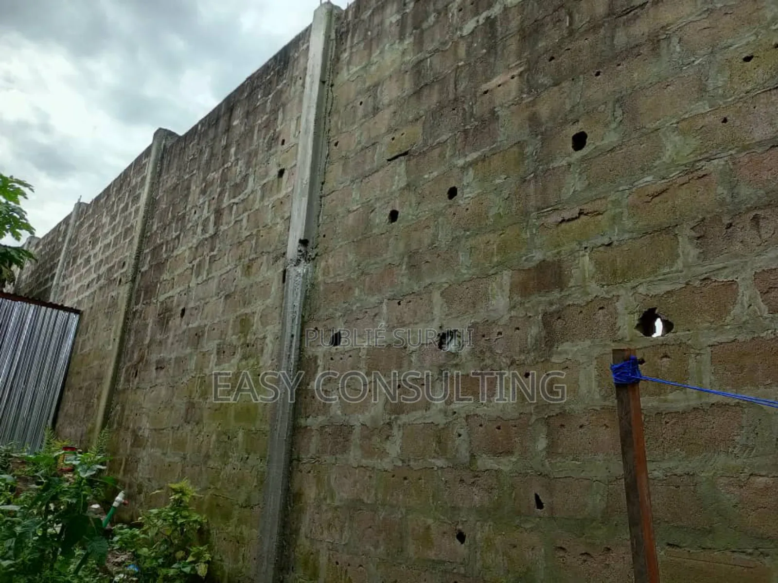 Concession Clôturé À Vendre Sur Macadam À N'djili Brasserie