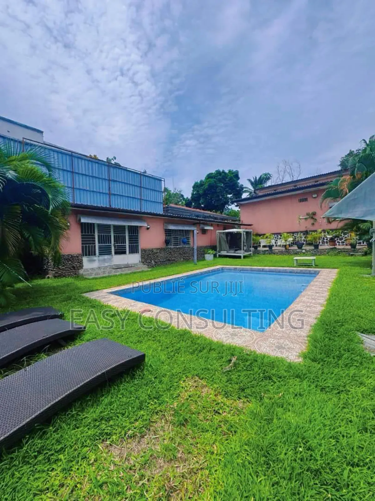 4chbre Villa dans Ngaliema à Vendre