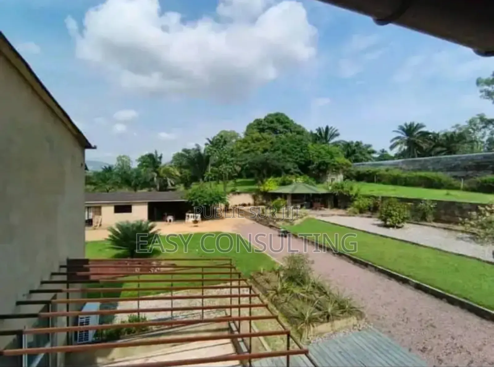 Furnished 6chbre Villa dans Grande Maison D'Un, Maluku à Vendre