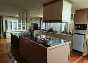 Furnished 6chbre Villa dans Grande Maison D'Un, Maluku à Vendre