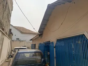 3chbre Villa dans Mont-Ngafula à Vendre