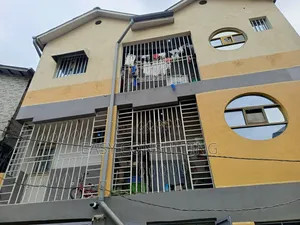 1chbre Blocs d'appartements dans Un Immeuble, Limete à Vendre