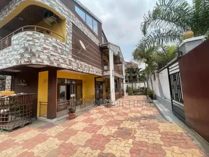 4chbre Villa dans Ngaliema à Vendre