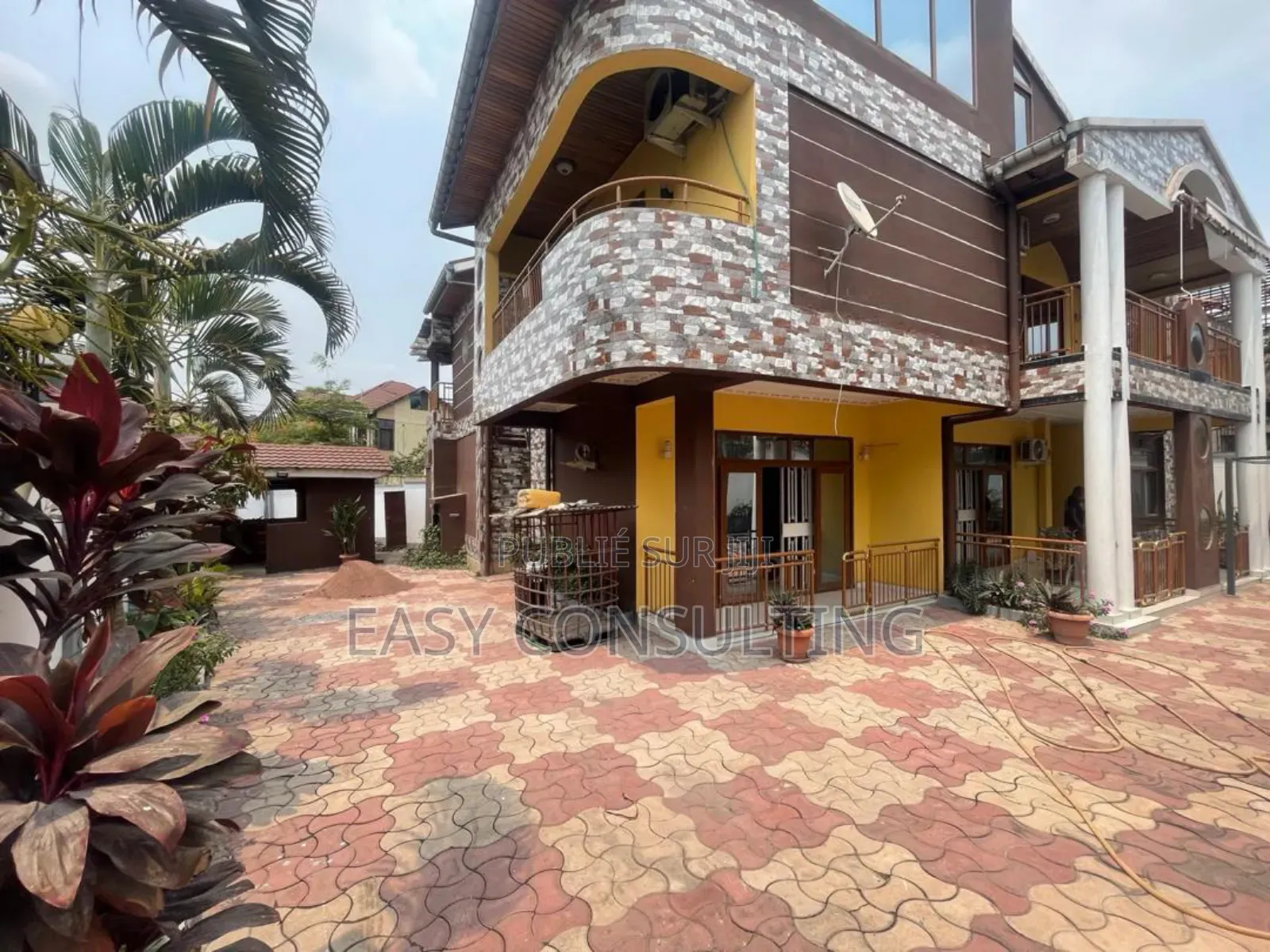 4chbre Villa dans Ngaliema à Vendre