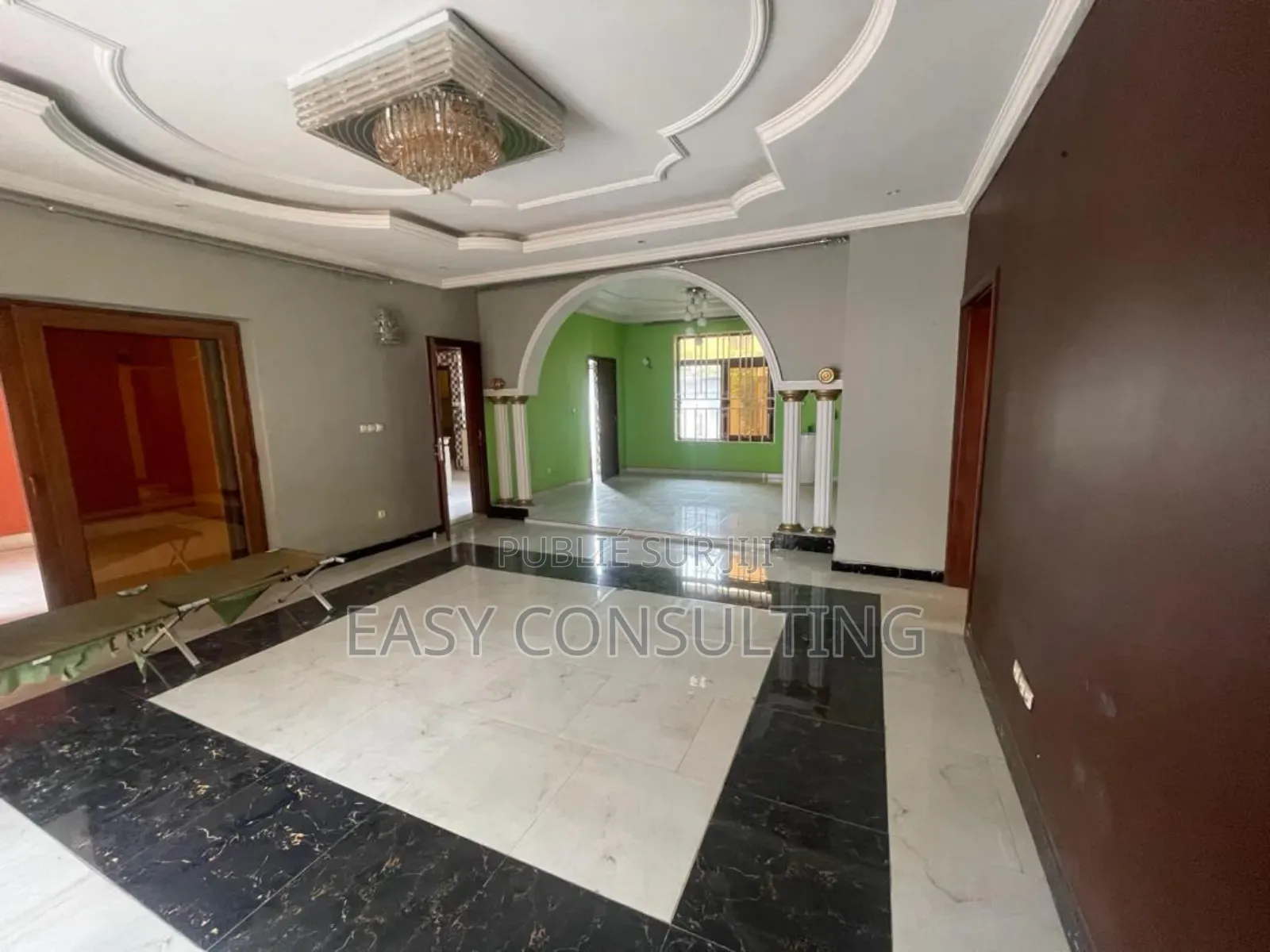 4chbre Villa dans Ngaliema à Vendre