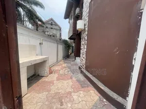 4chbre Villa dans Ngaliema à Vendre