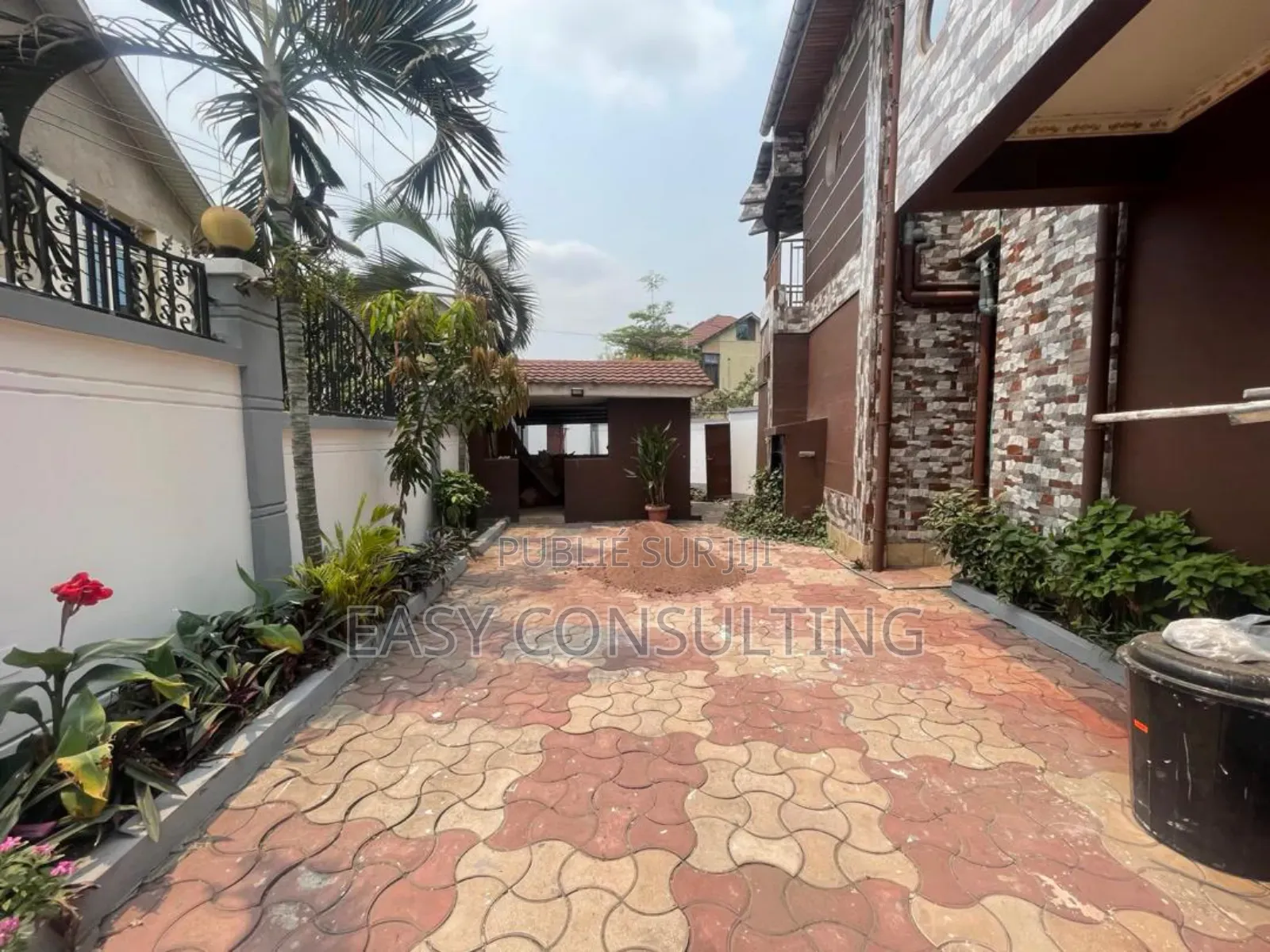 4chbre Villa dans Ngaliema à Vendre