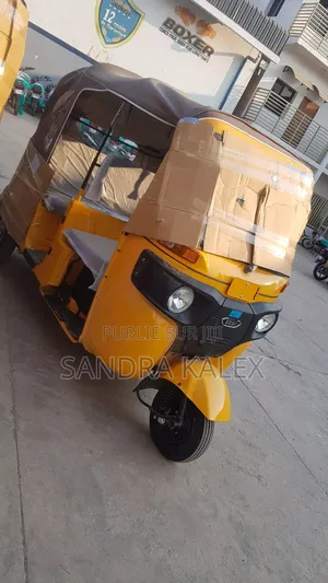 Photo - New Bajaj RE 2025 Jaune