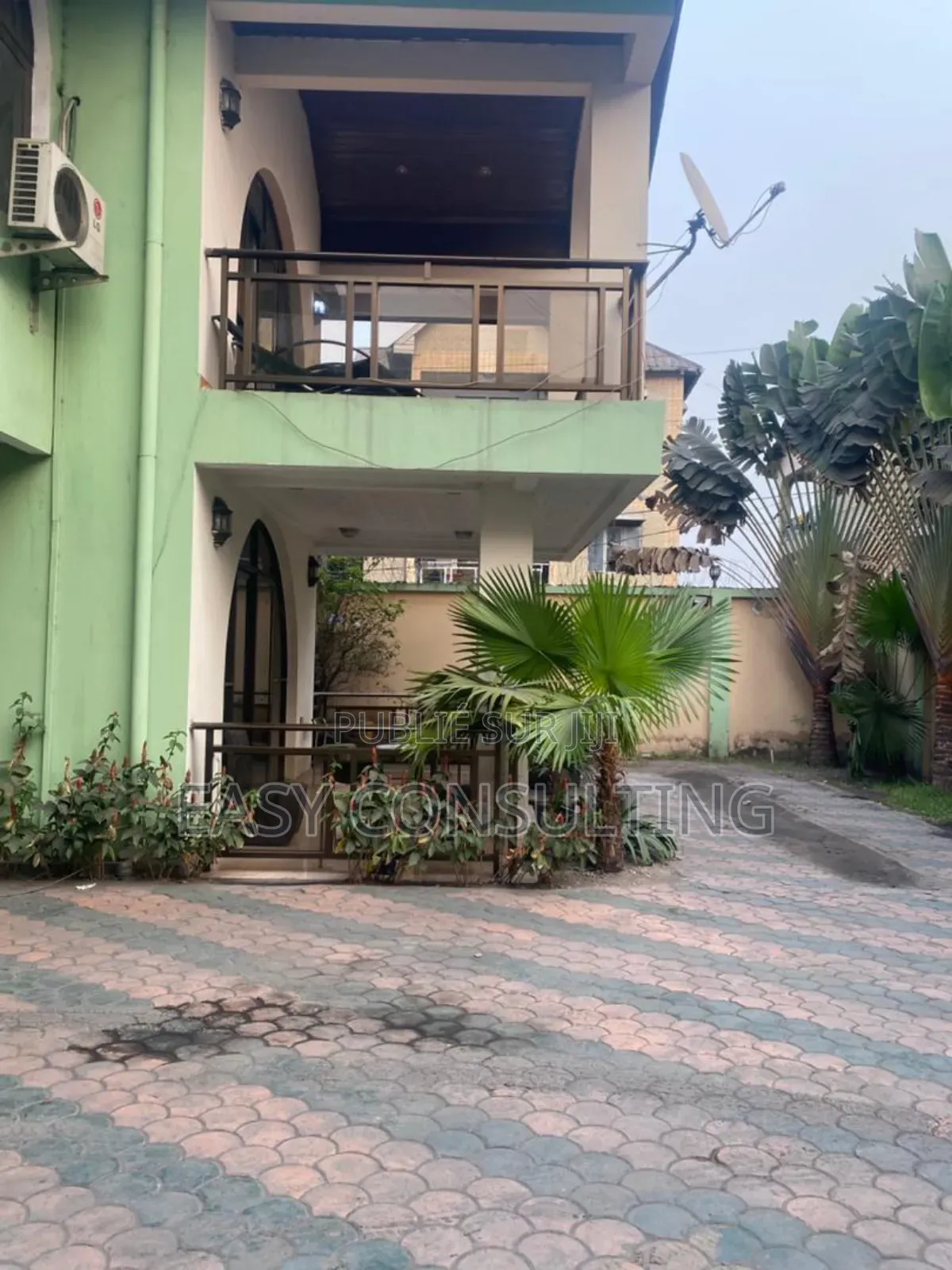 5chbre Villa dans Limete à Vendre