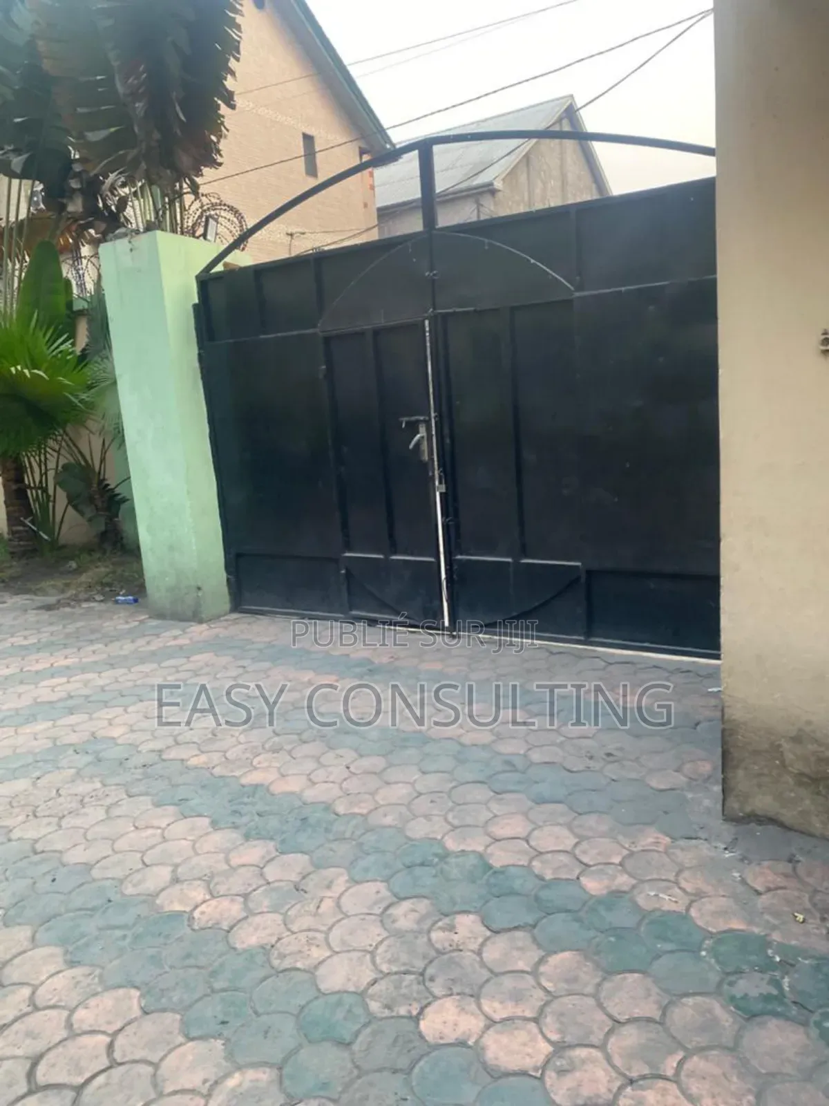 5chbre Villa dans Limete à Vendre