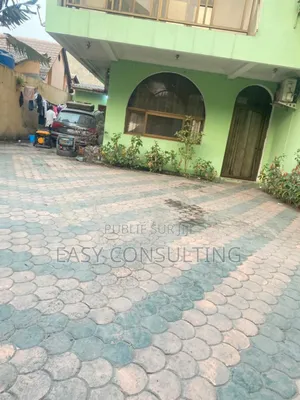 5chbre Villa dans Limete à Vendre