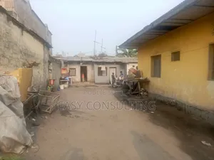 3chbre Villa dans Type Locatifs, Ndjili à Vendre