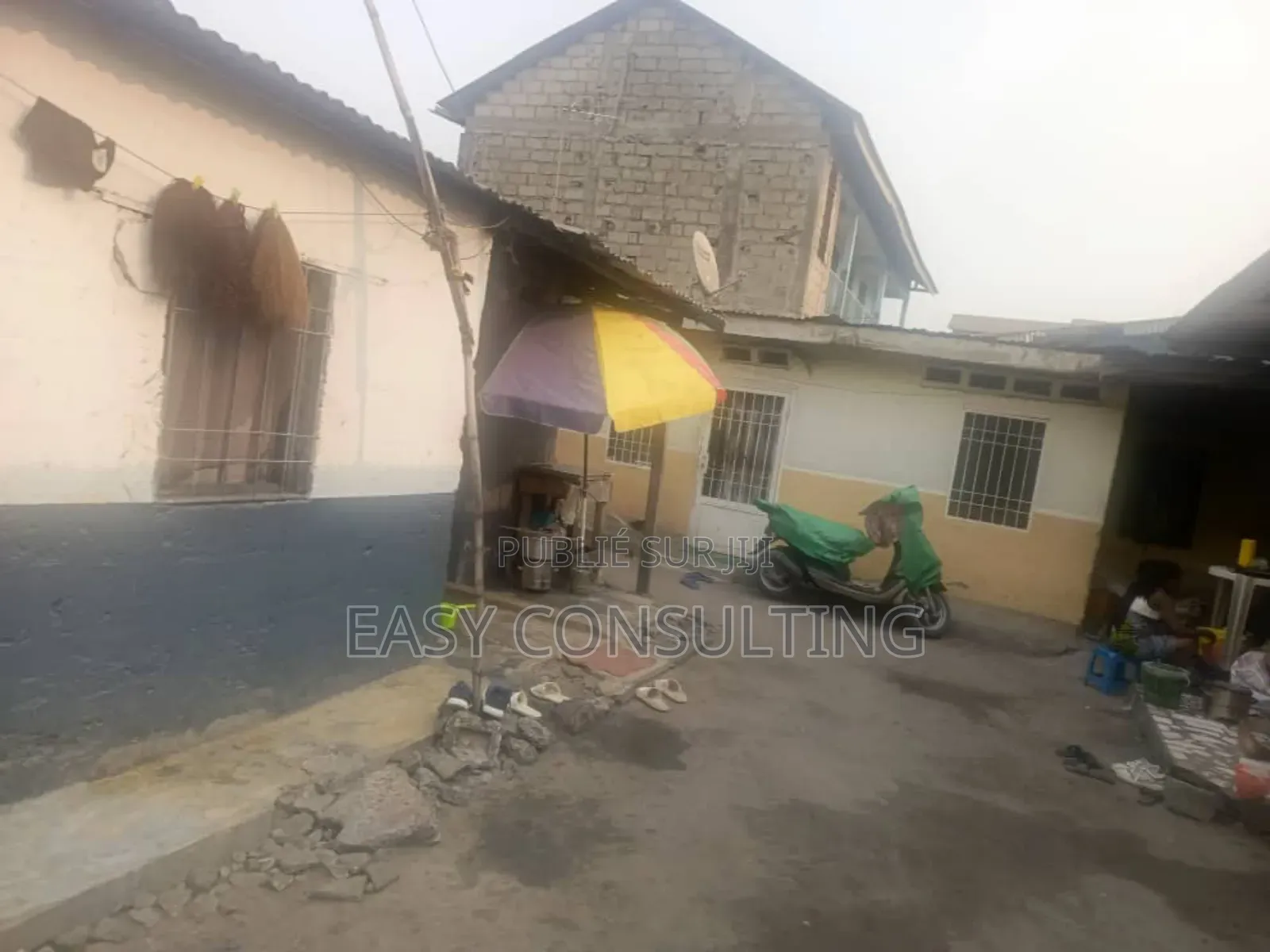 3chbre Villa dans Type Locatifs, Ndjili à Vendre