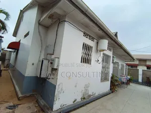 3chbre Maison dans Résidentiel, Mont-Ngafula à Vendre