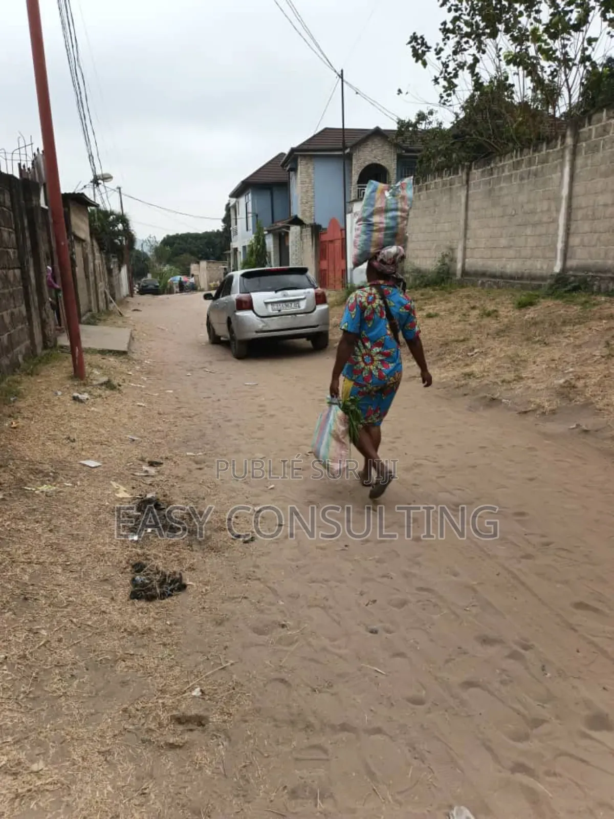 3chbre Maison dans Résidentiel, Mont-Ngafula à Vendre