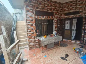 3chbre Maison dans En Étage, Limete à Vendre