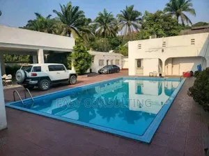5chbre Villa dans Gombe à Vendre