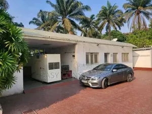 5chbre Villa dans Gombe à Vendre