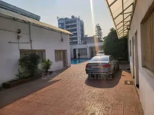 5chbre Villa dans Gombe à Vendre