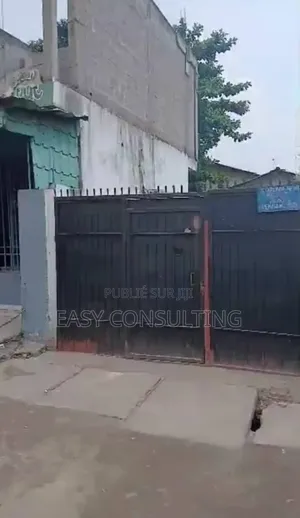 3chbre Maison dans Une Parcelle, Barumbu à Vendre