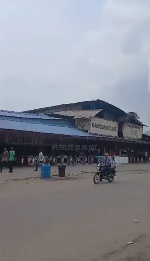 3chbre Maison dans Une Parcelle, Barumbu à Vendre