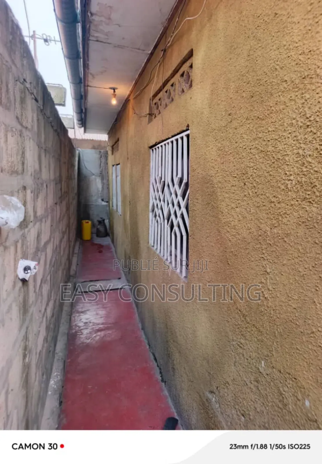 3chbre Maison dans Une Parcelle, Ngiri-Ngiri à Vendre